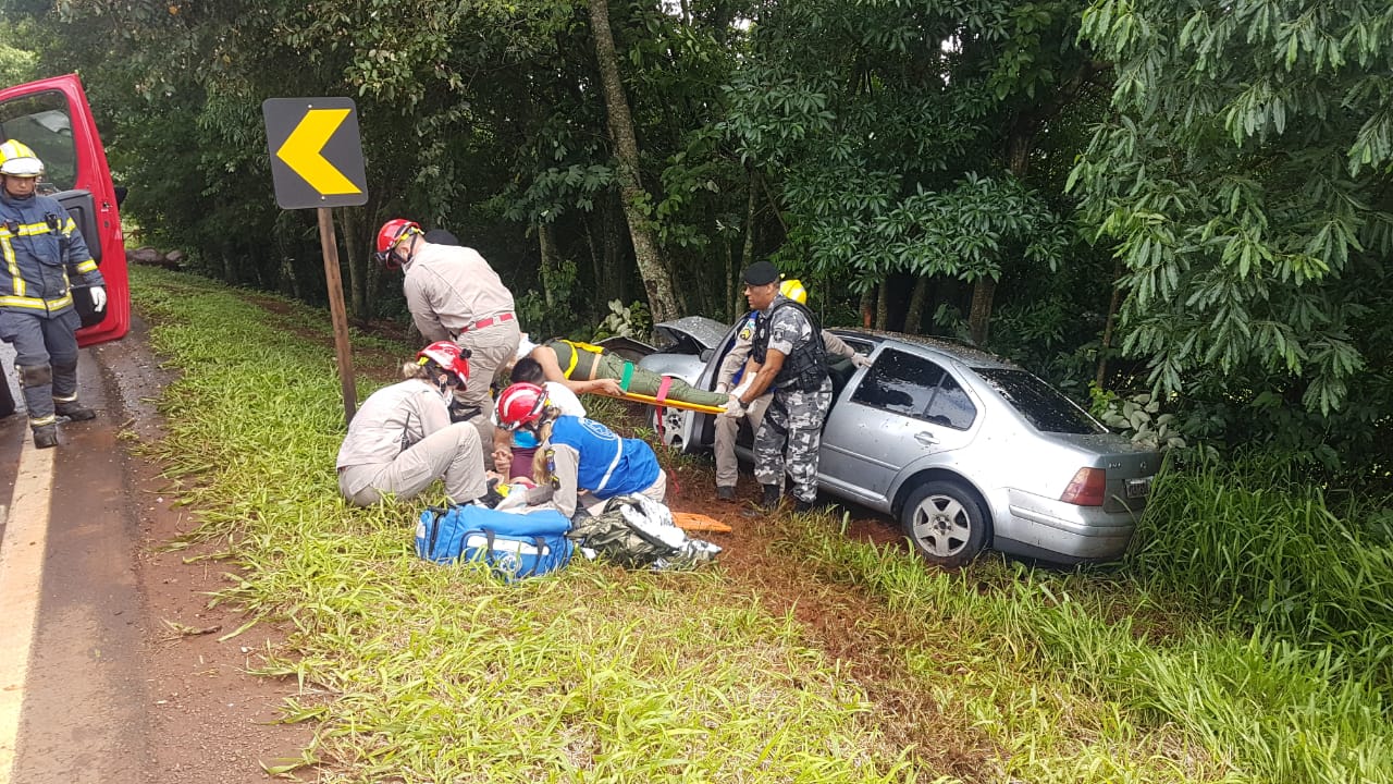 Imagem referente a Homem, esposa e filho ficam feridos em acidente na PR-180, em Cascavel