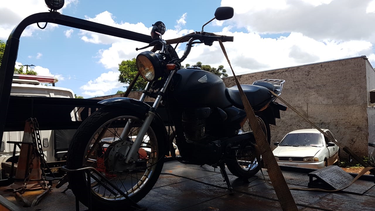Imagem referente a Polícia Militar recupera motocicleta Honda com registro de furto