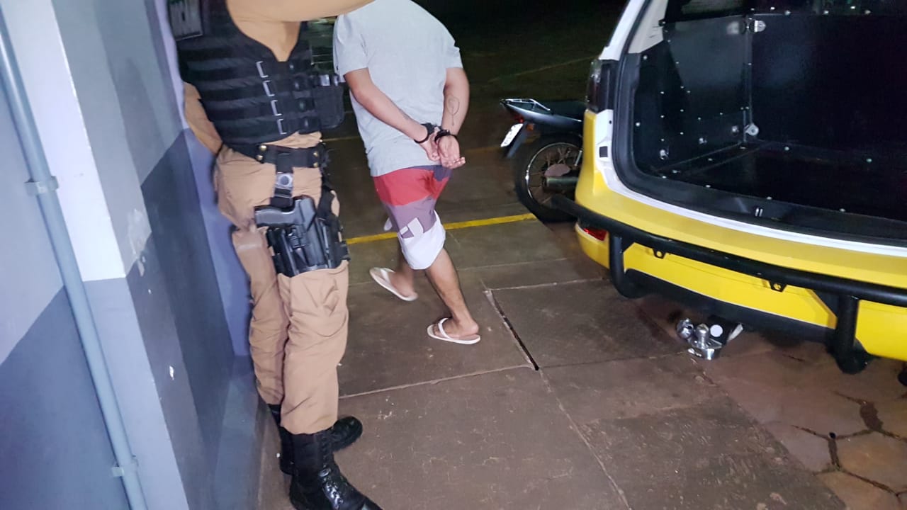 Imagem referente a Homens são detidos no Santa Cruz com moto furtada em Lindoeste