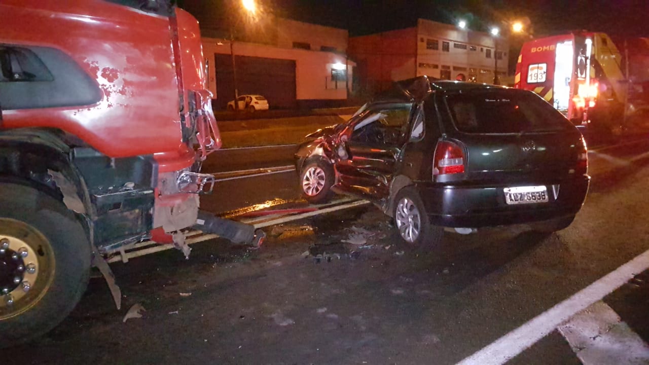 Imagem referente a Acidente entre carro e caminhão é registrado na BR-277, proximidades do viaduto Carelli