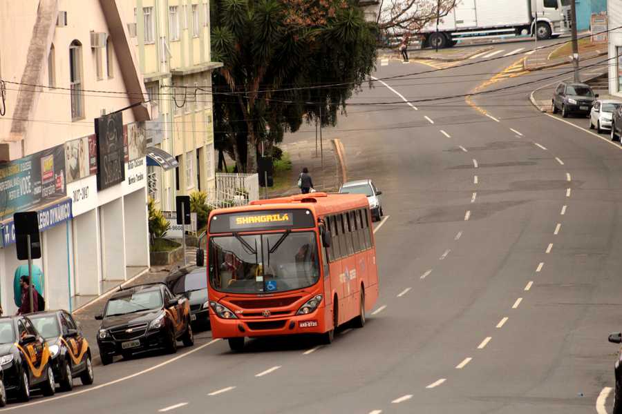 Imagem referente a Em Ponta Grossa, prefeitura anula artigo de decreto e quer 100% do transporte coletivo nas ruas