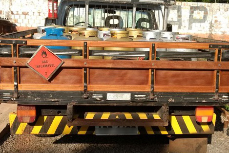 Imagem referente a Mulher furta camionete de distribuidora de gás em Ivaiporã
