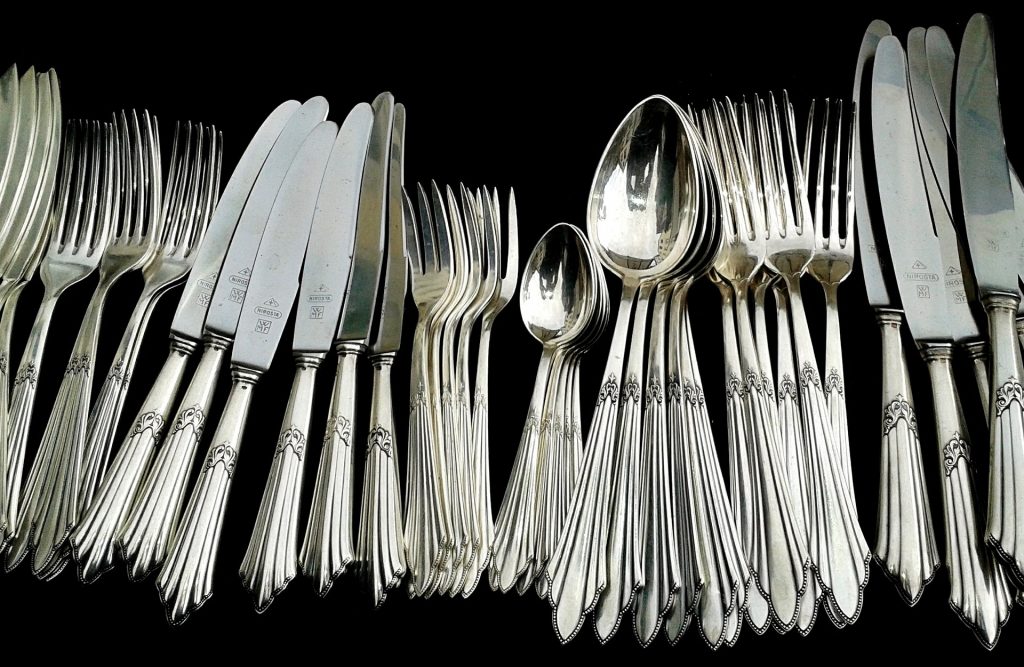 Licitação para compra de utensílios domésticos para as Unidades de Saúde registra fracasso em 93 Licitação para compra de utensílios domésticos para as Unidades de Saúde registra fracasso em 93