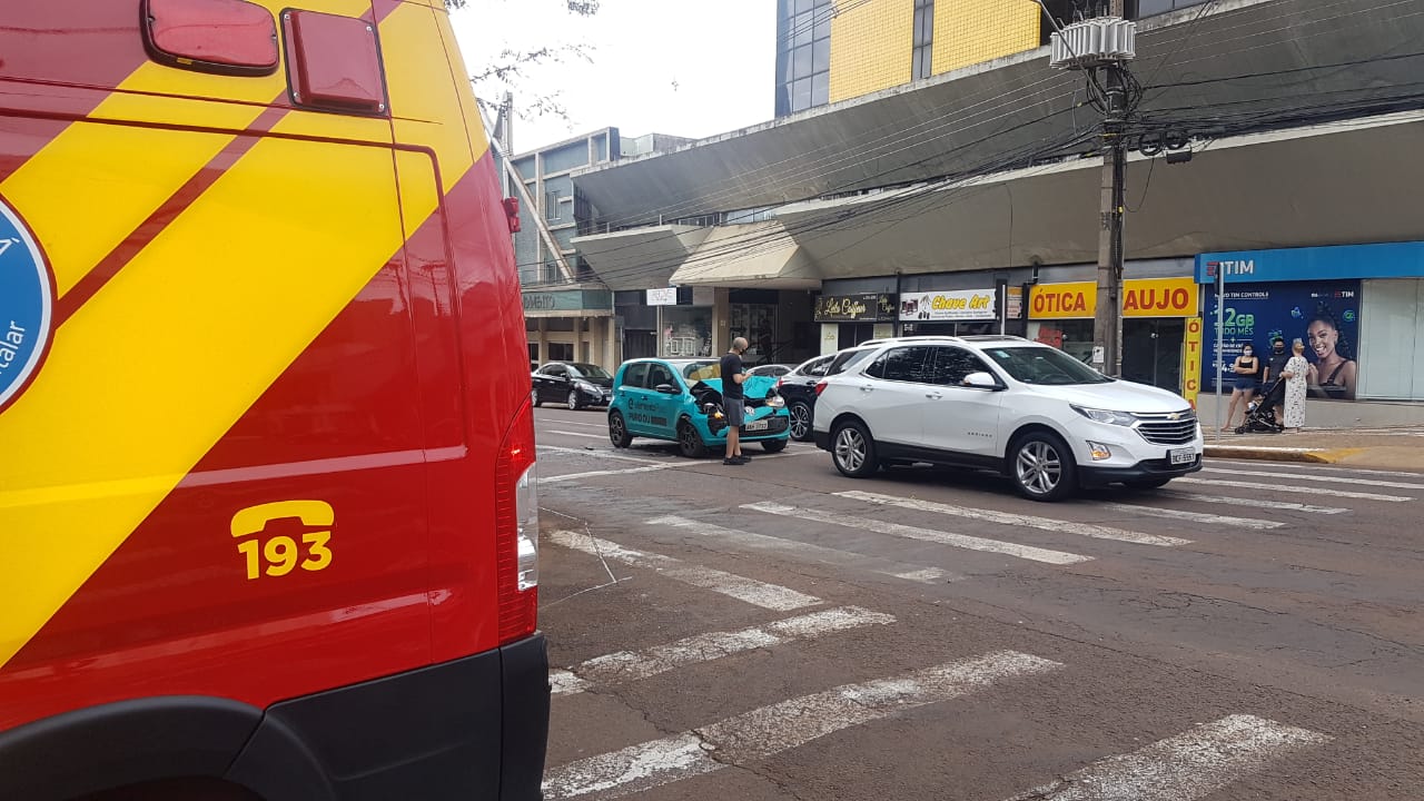 Imagem referente a Fox e Equinox se envolvem em colisão na Rua Paraná, Centro de Cascavel
