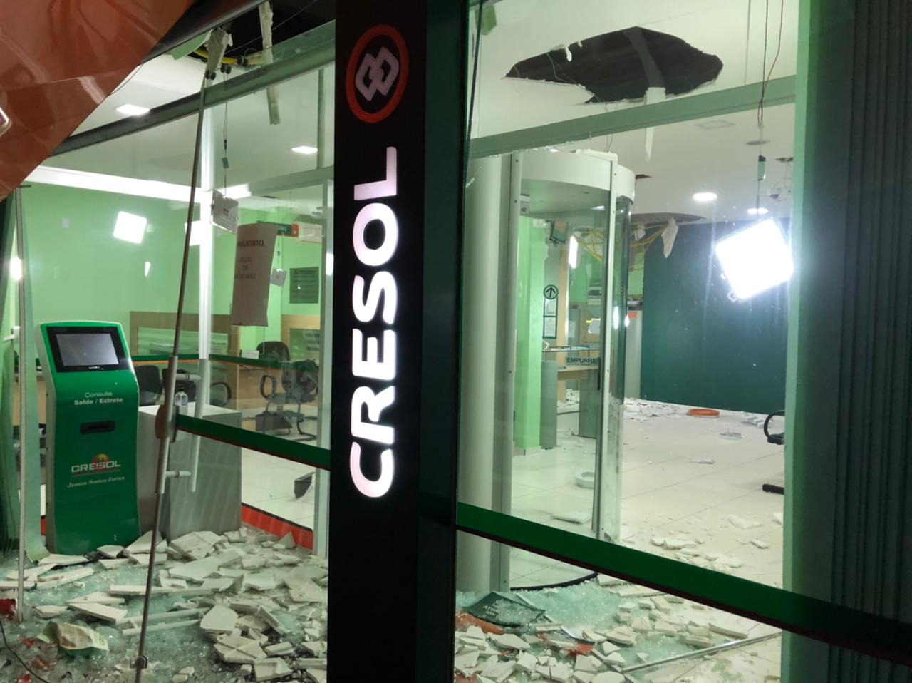 Imagem referente a Bandidos realizam assalto a banco em Campo Bonito; Explosivos teriam sido utilizados para abrir a porta