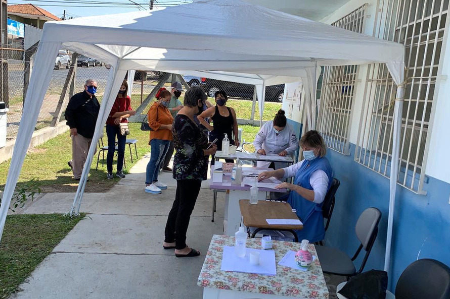 Imagem referente a Paraná aplicou mais de 50 mil doses de vacinas no 1º fim de semana de maio
