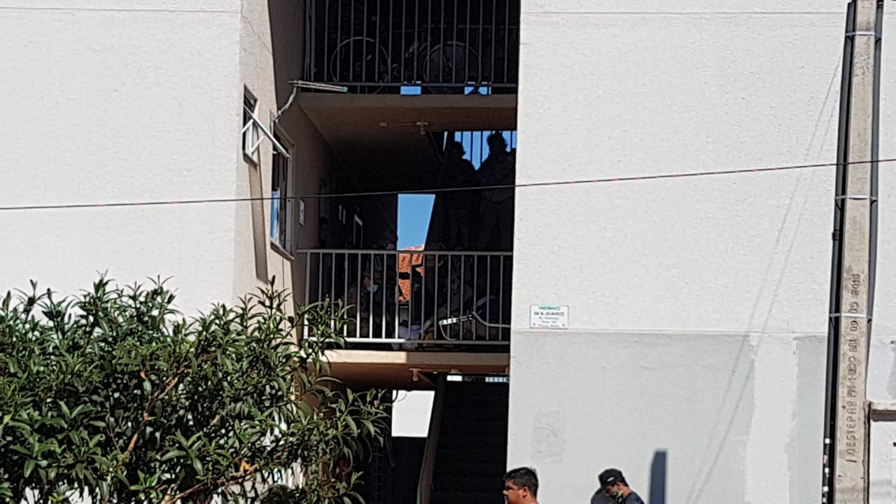Imagem referente a Mulher sofre queda de escada em residência no Conjunto Riviera e é socorrida pelo Siate