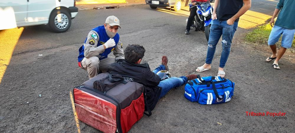 Imagem referente a Colisão traseira entre moto e carro deixa homem de 34 anos ferido em Foz do Iguaçu