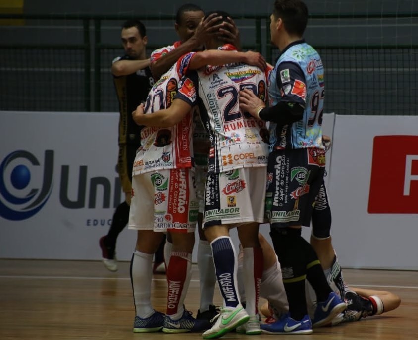 Imagem referente a Fora de casa, Cascavel Futsal vence de virada o Blumenau e assume a liderança do Grupo B da Liga Nacional