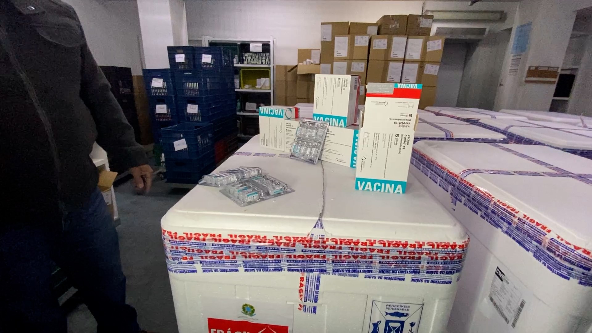 Imagem referente a Covid-19: Paraná recebe 277.250 doses do imunizante da AstraZeneca