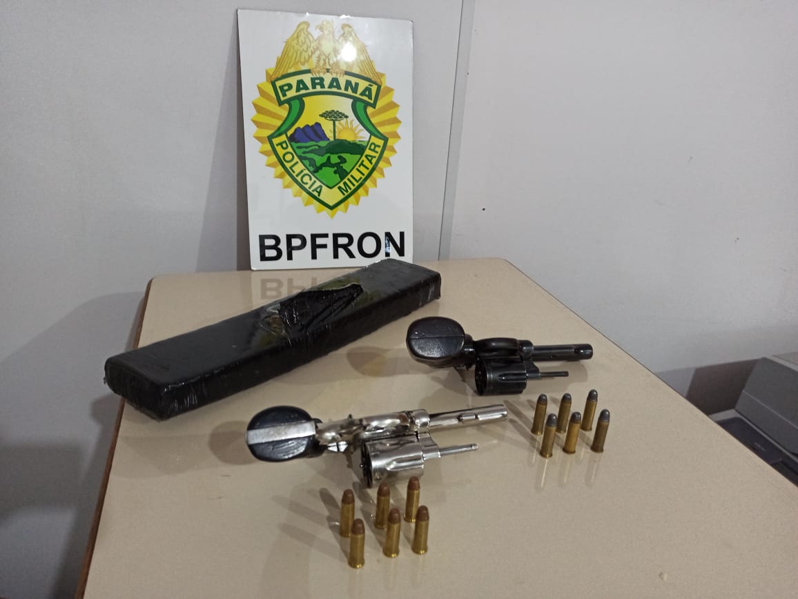 Imagem referente a BPFron apreende armas e droga em Pato Bragado