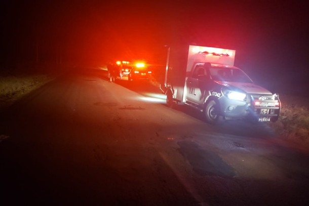 Homem morre após ser atropelado por carro na PR-576, em Santa Mônica