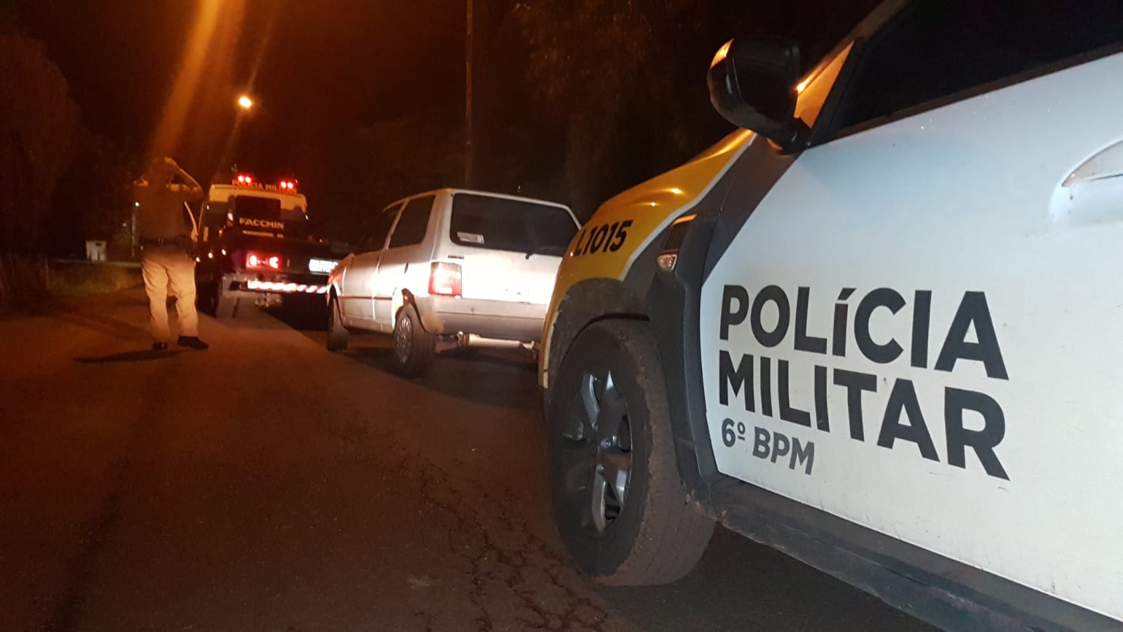 Imagem referente a Uno com alerta de furto é recuperado pela PM no Bairro Santa Cruz