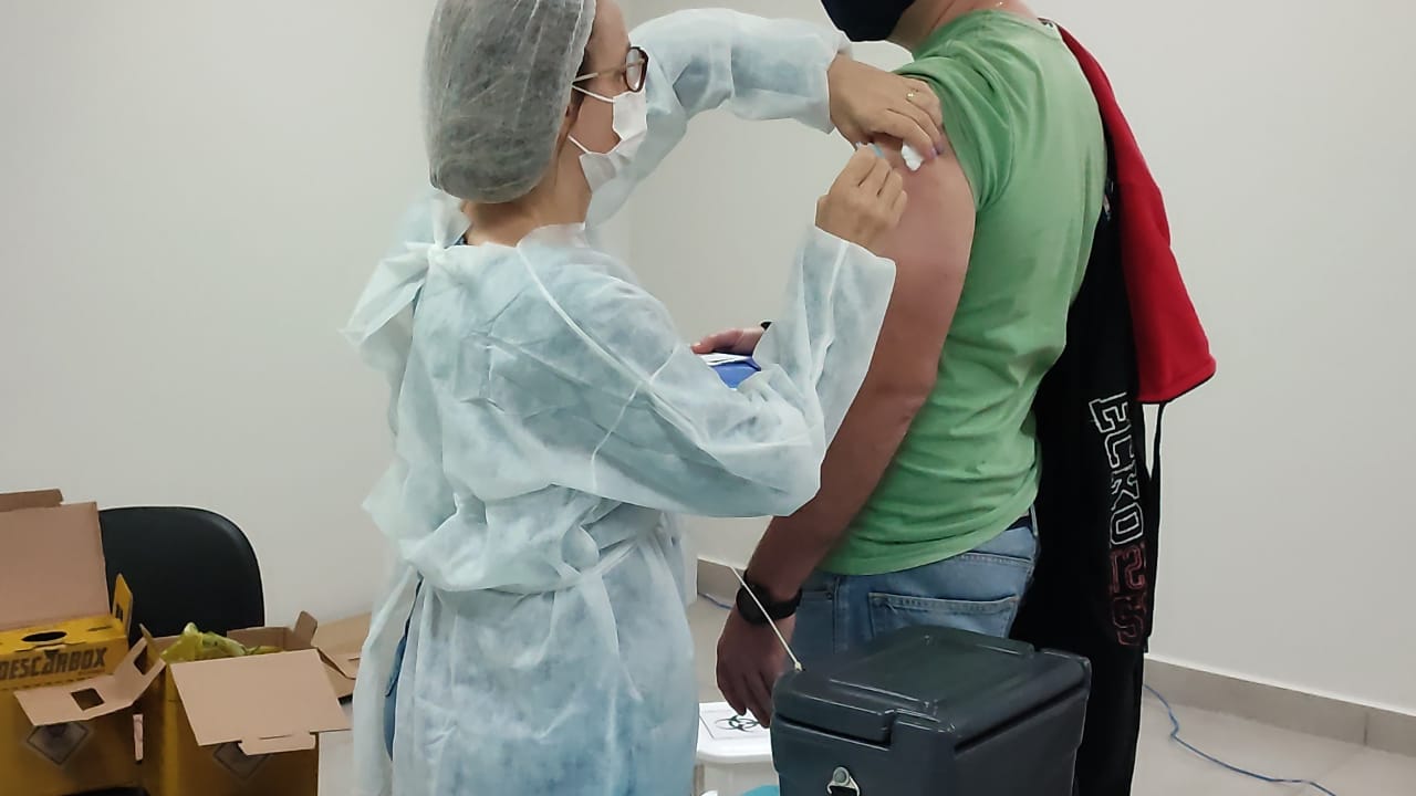 Imagem referente a Brasil chega a 39,58% da população completamente vacinada contra a covid