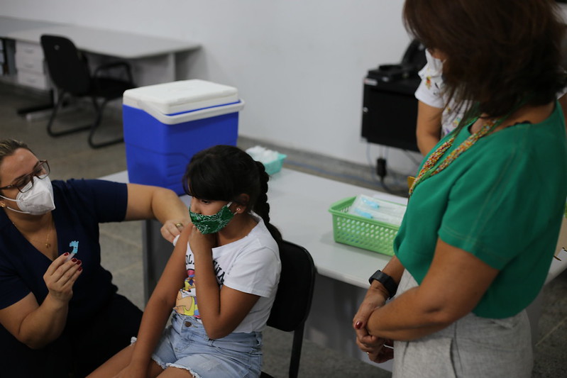 Saúde abre agendamento para vacinação contra covid de crianças de 10 e 11 anos