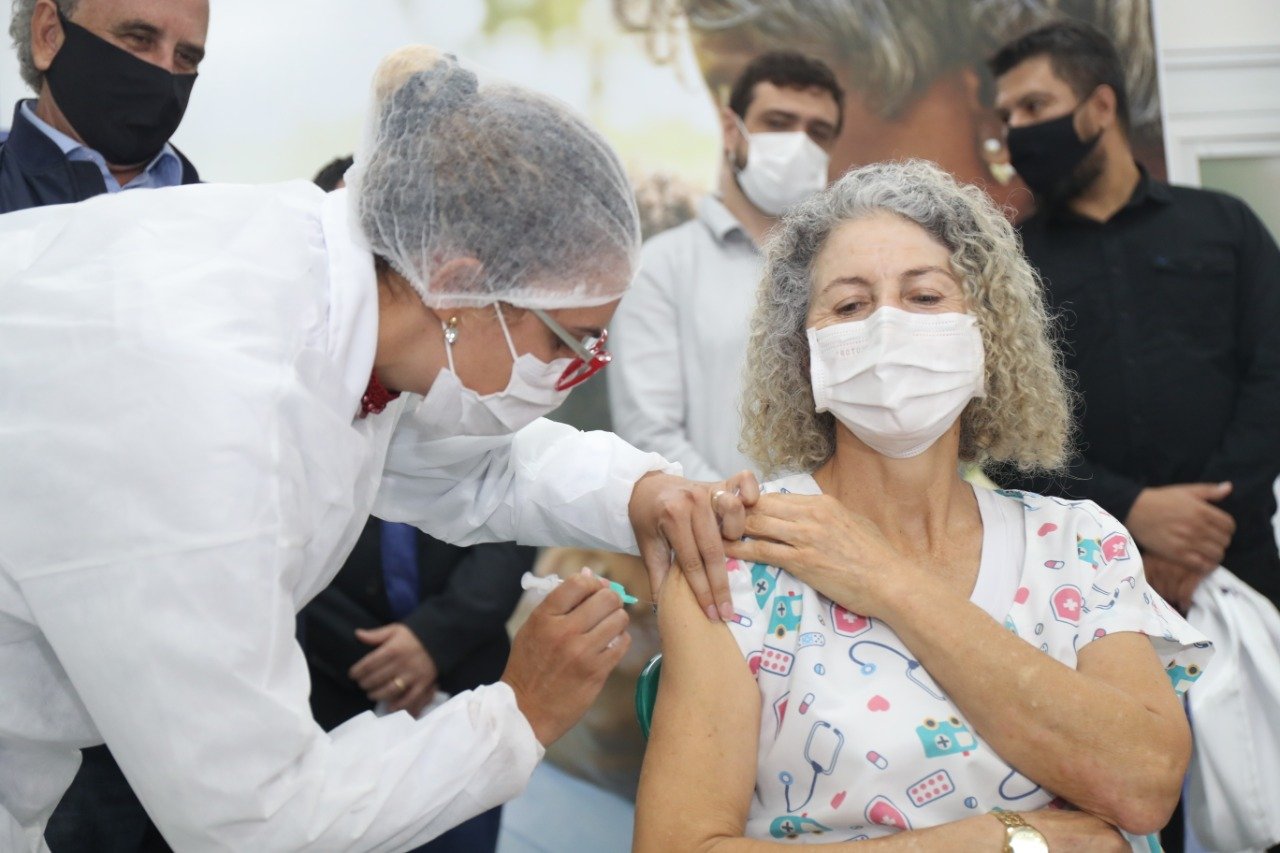 Imagem referente a Mortes por Covid-19 caem 96% em Cascavel após vacinação