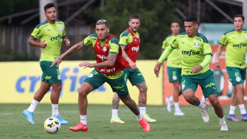 Imagem referente a Após um dia em trânsito, Palmeiras inicia preparação para estreia no Brasileirão