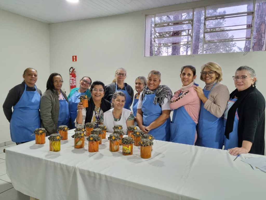 Coordenadoras dos Clubes de Mães participam de oficina de culinária