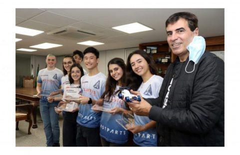 Imagem referente a Estudantes de Londrina são campeões nacionais do projeto “F1 in Schools”