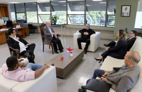 Imagem referente a Município discute parceria com Conselho Regional de Administração do Paraná