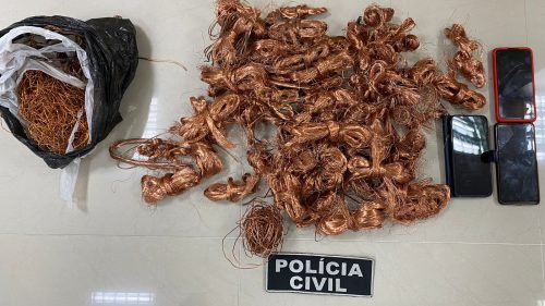 Imagem referente a Polícia Civil realiza operação contra furtos e receptação de fios e cumpre mandados de busca em Florianópolis