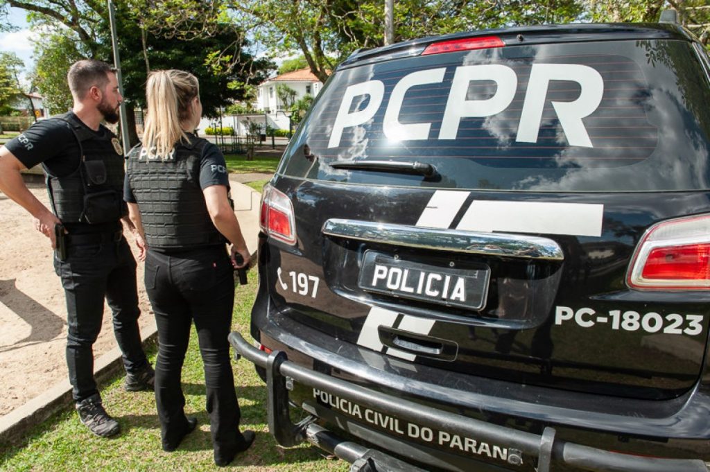 PCPR prende homem em flagrante por crime contra consumidor e apreende 18 veículos em Curitiba