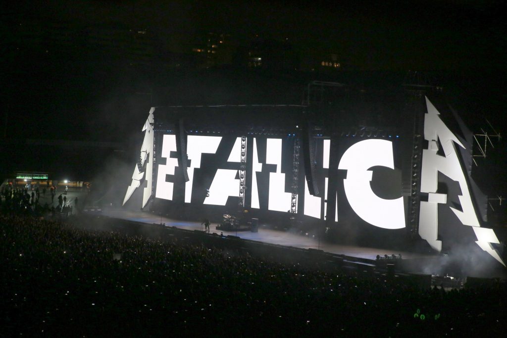 Morumbi lotado recebe show do Metallica