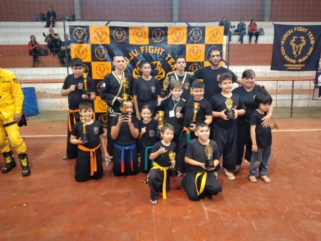Equipes de artes marciais de Foz conquistam 30 medalhas em campeonatos no Brasil e Paraguai