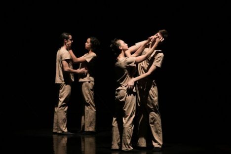 Arapongas recebe apresentação do Ballet de Londrina Arapongas recebe apresentação do Ballet de Londrina