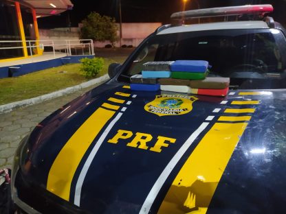 Imagem referente a PRF apreende 10 tabletes de cocaína em Piraí