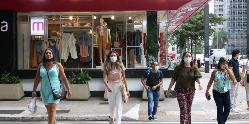 Covid-19: Brasil tem 21,3 mil novos casos e 125 mortes em 24 horas Covid-19: Brasil tem 21,3 mil novos casos e 125 mortes em 24 horas