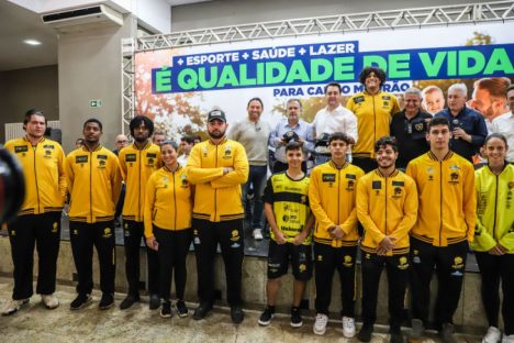 Em Campo Mourão, governador entrega kits esportivos e destaca investimentos do Estado na cidade Em Campo Mourão, governador entrega kits esportivos e destaca investimentos do Estado na cidade