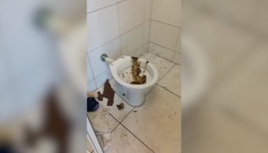 Muita sujeira: vídeo mostra falta de cuidado e educação em banheiro do Terminal Oeste