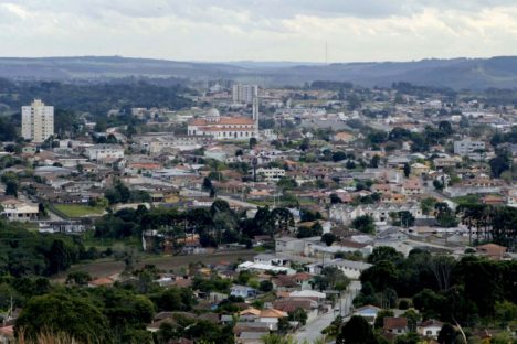 Estado leva serviços e programas à Lapa para fomentar empregos e empreendedorismo Estado leva serviços e programas à Lapa para fomentar empregos e empreendedorismo