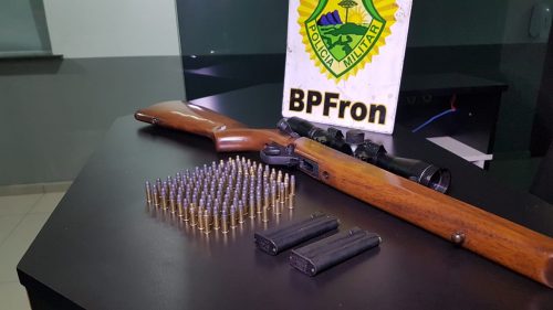 Homem em posse de espingarda com 109 munições é detido pelo BPFron