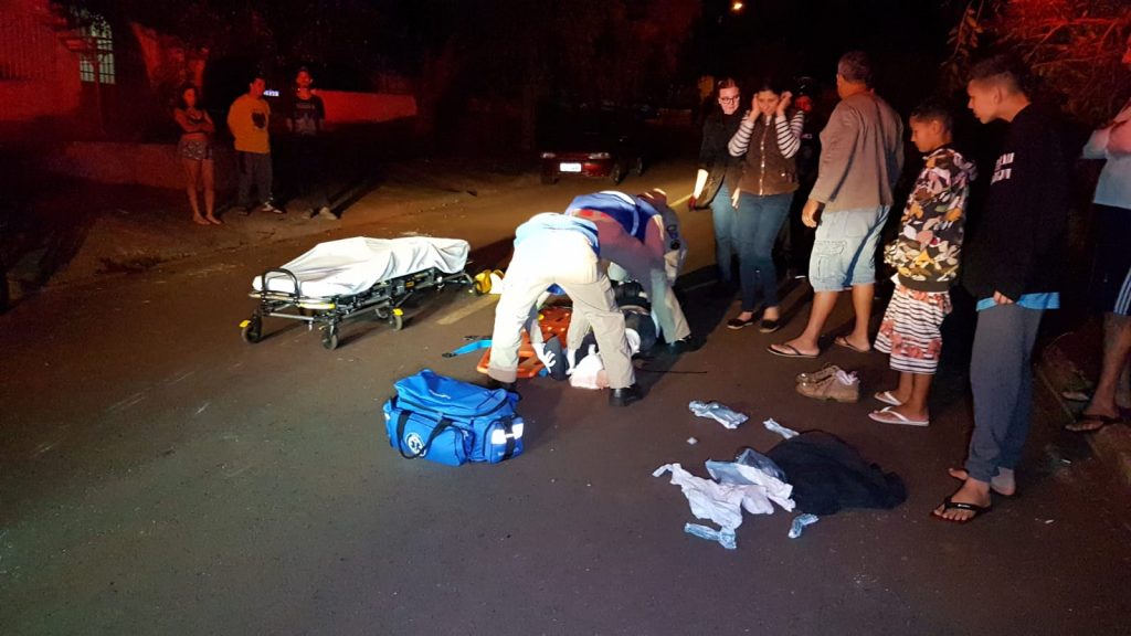 Rapaz sofre fratura na perna após cair de moto no Bairro Cataratas, em Cascavel
