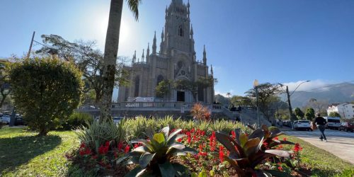 Catedral de Petrópolis é reaberta ao público