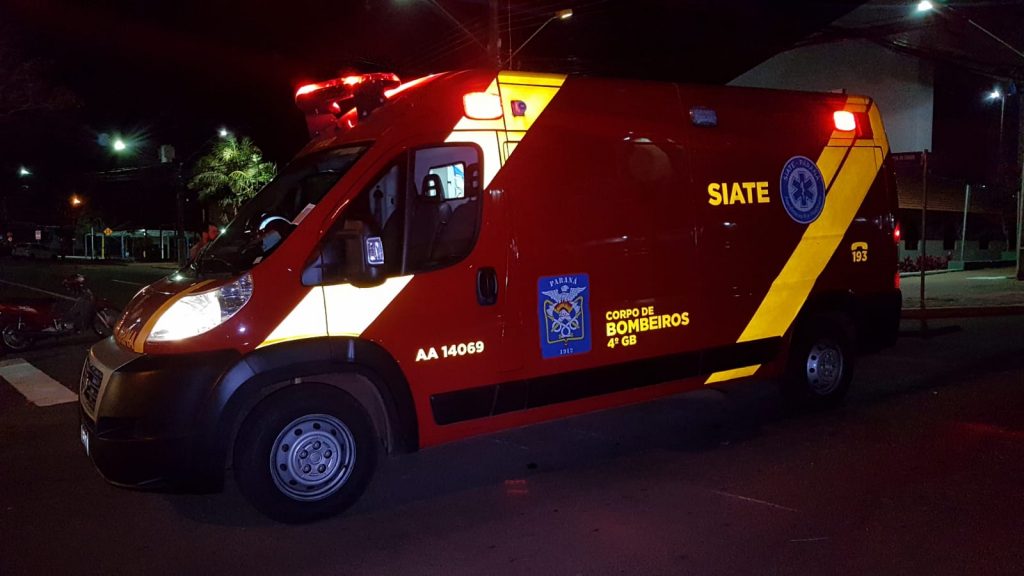 Rapaz de 28 anos fica ferido após cair de moto na Rua Duque de Caxias