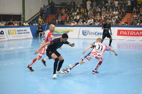 Cascavel Futsal empata com Guarapuava e mantém liderança do estadual Cascavel Futsal empata com Guarapuava e mantém liderança do estadual
