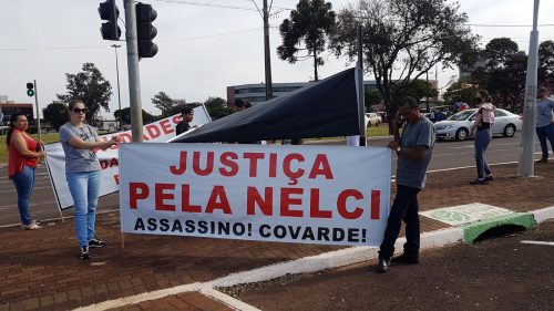 Imagem referente a Familiares e amigos de Nelci Terezinha Gonzatti de Oliveira realizam nova manifestação pedindo justiça