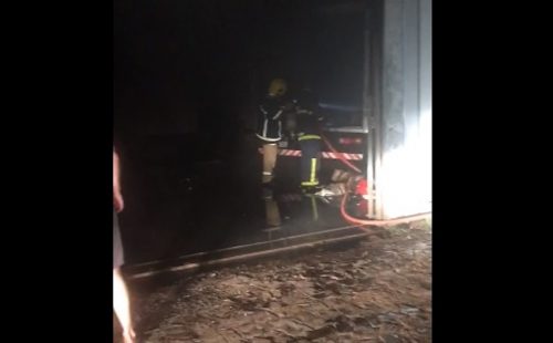 Incêndio atinge empresa de extintores em Coronel Vivida
