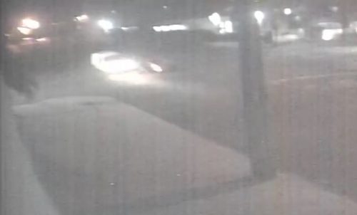 Imagem referente a Vídeo mostra motorista de utilitário provocando acidente e fugindo sem prestar socorro
