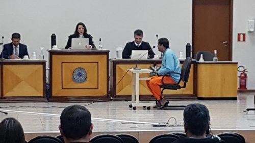 Imagem referente a Acompanhe ao vivo o julgamento de João Paulo da Silva acusado de matar quatro pessoas no Brasília