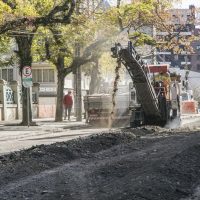 Curitiba - Depois das calçadas, Rua Kellers recebe asfalto novo