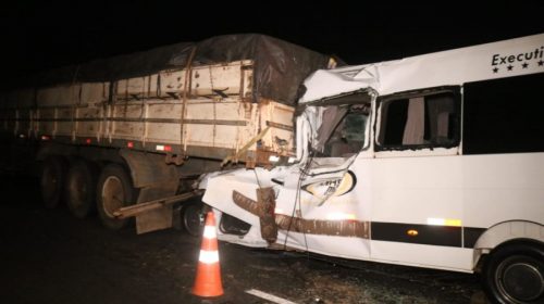 Imagem referente a Sete professores morrem no Paraná após grave acidente entre Van e caminhão