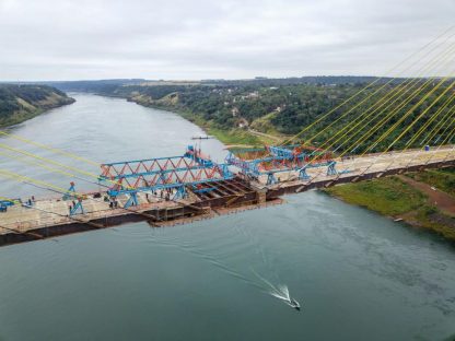 Dois lados da Ponte da Integração se encontram e conectam mais uma vez Brasil e Paraguai