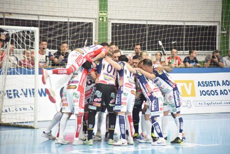 Cascavel Futsal enfrenta Taubaté pela última rodada da Liga Nacional