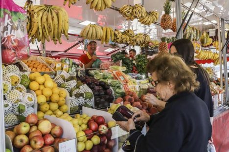 Curitiba No Dia Do Feirante Conhe A Um Pouco Do Trabalho Nas Feiras Livres Da Capital Cgn