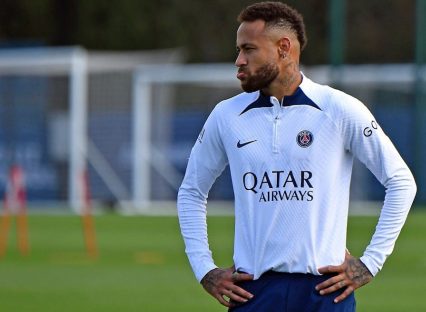 PSG tentou vender Neymar ao City no último dia da janela europeia, diz jornal