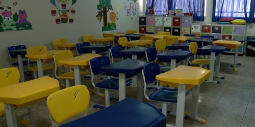 Pais podem negociar reajuste nas mensalidades com as escolas Pais podem negociar reajuste nas mensalidades com as escolas